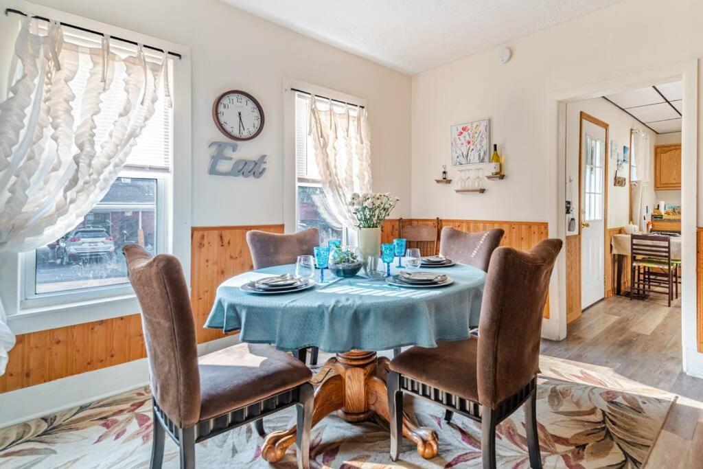 Cottage In The Falls, 2 B, 2 Bath, Fireplace Cuyahoga Falls Εξωτερικό φωτογραφία