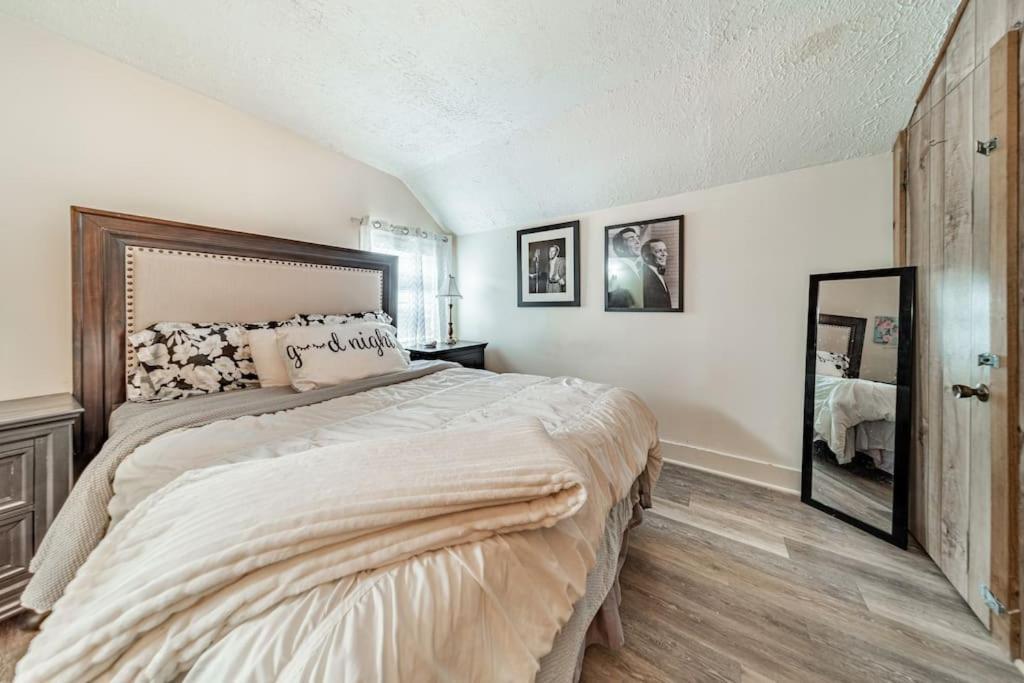 Cottage In The Falls, 2 B, 2 Bath, Fireplace Cuyahoga Falls Εξωτερικό φωτογραφία