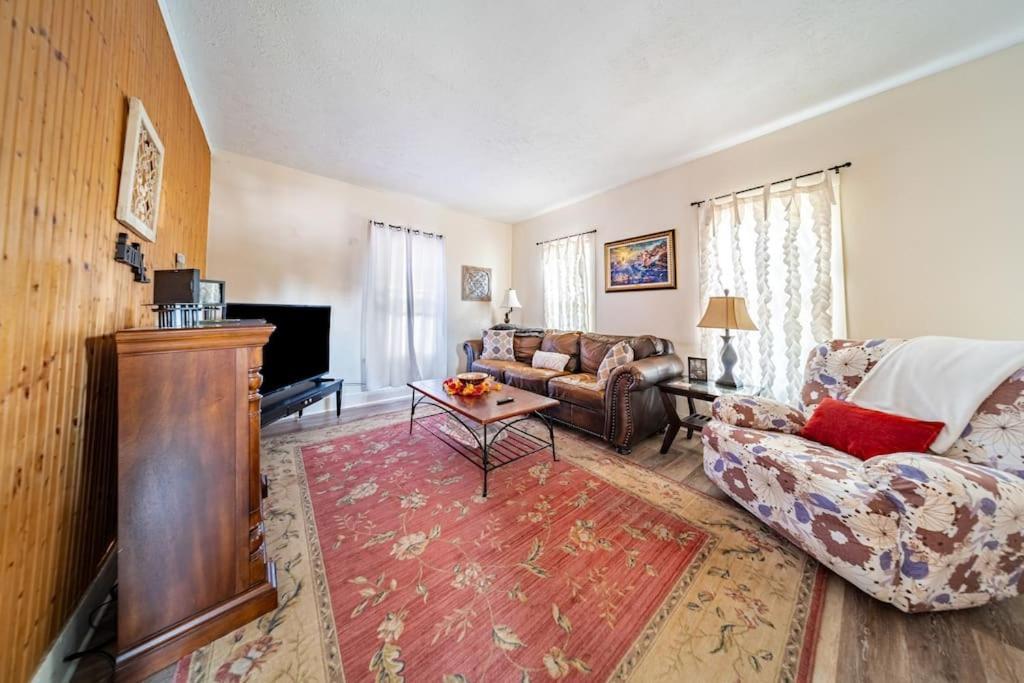Cottage In The Falls, 2 B, 2 Bath, Fireplace Cuyahoga Falls Εξωτερικό φωτογραφία